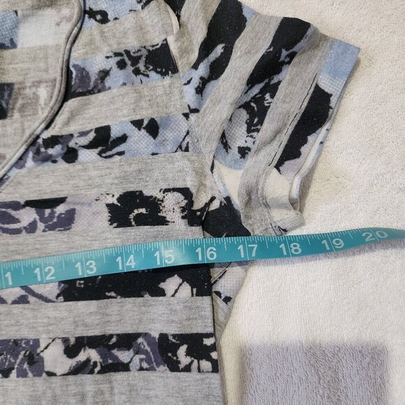 Buckle DAYTRIP Vtg Y2K Top Fairycore Whimsical Goth Tee Size L Gray Blue V-Neck - Picture 4 of 6